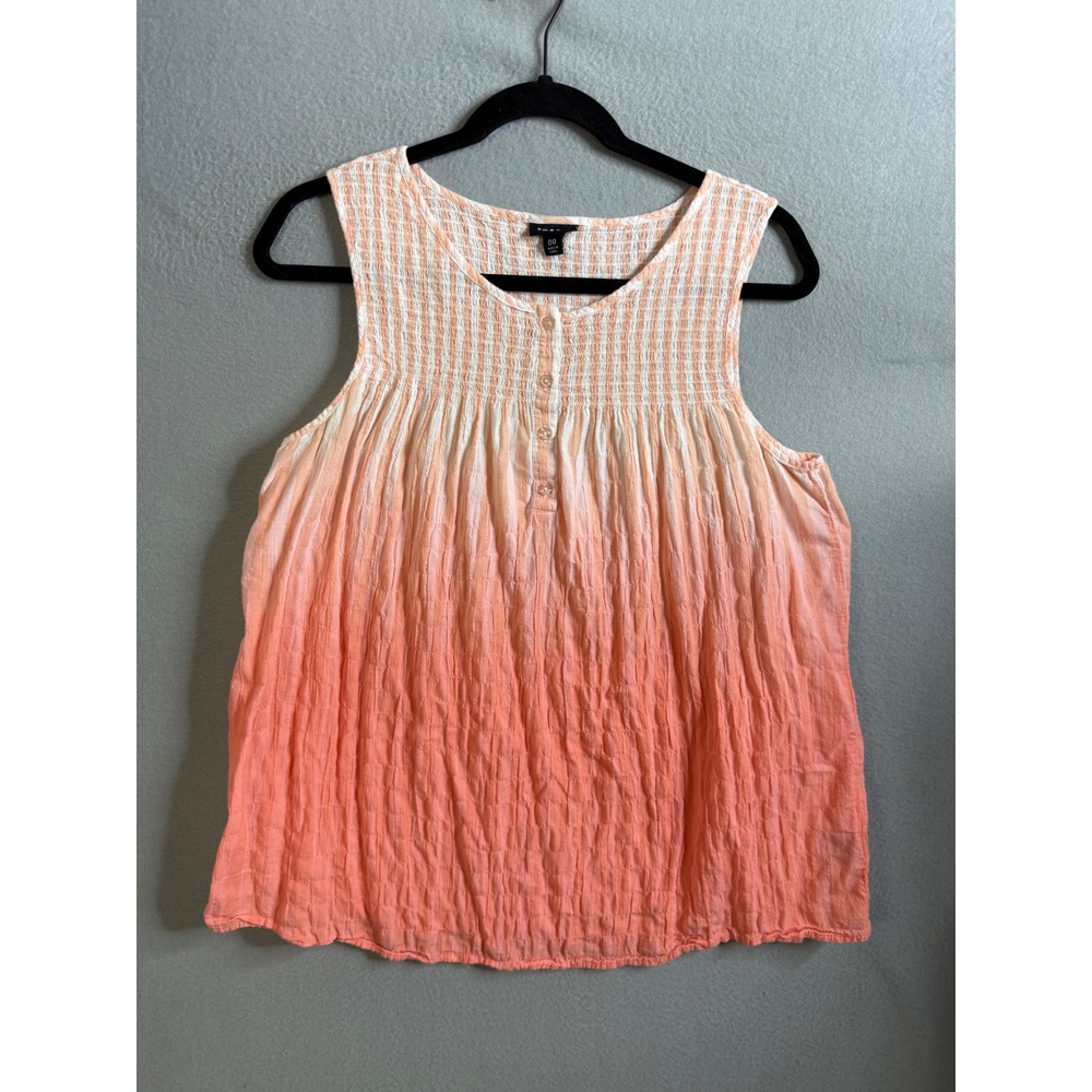 Torrid Top Women's Size 00 Peach Ombre Textured Smocked Sleeveless Blouse‎